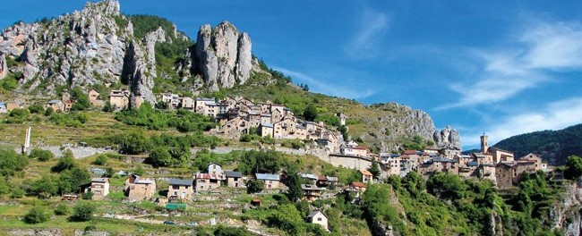 hebergement-hotal-gite-roubion-village-montagne-vacances-ete-week-end-alpes-maritimes