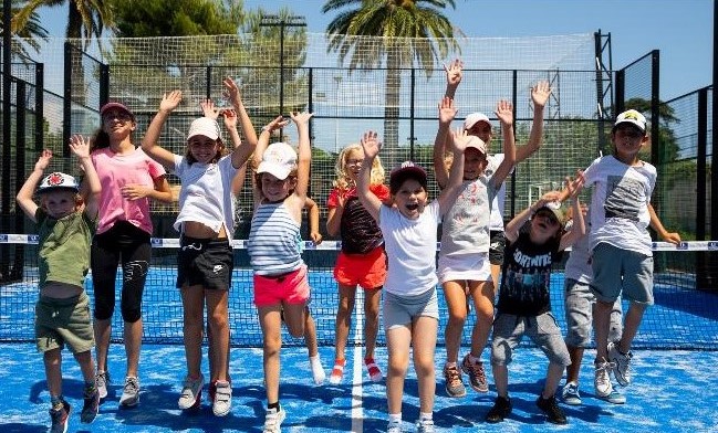 stage-tennis-sport-enfant-ado-activites-vacances-saint-raphael-cote-azur