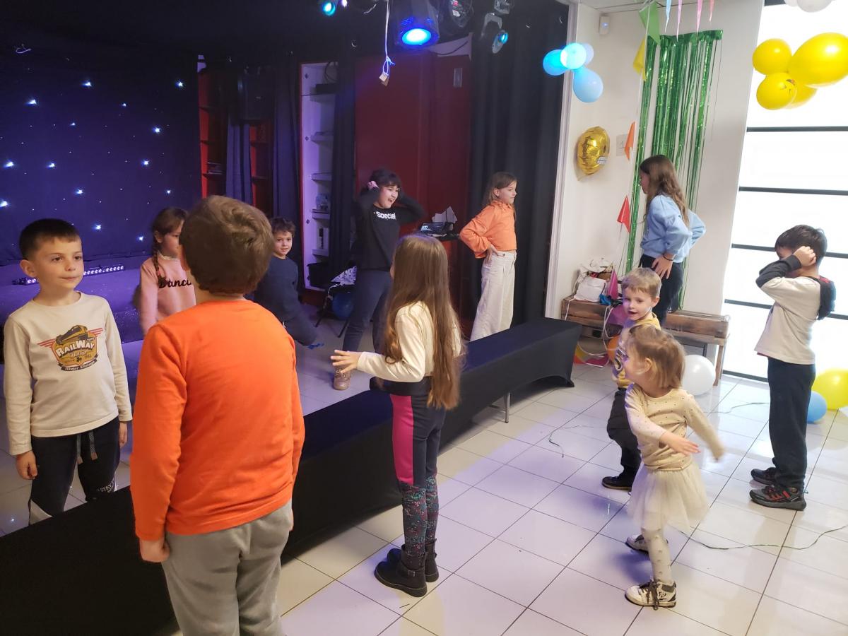 activites-anniversaire-enfant-karaoke-danse-salle-nice-alpes-maritimes