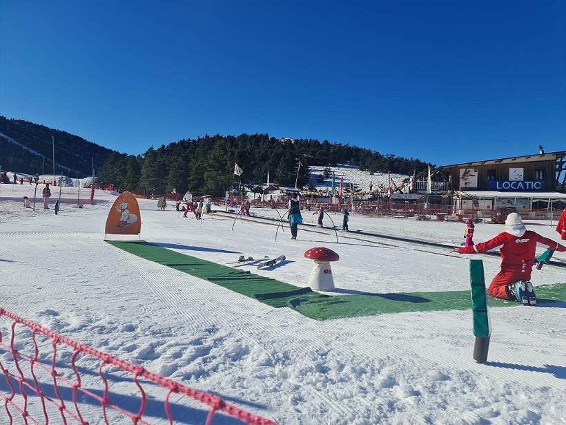 apprendre-faire-ski-petite-station-alpes-maritimes-cours-enfants-greolieres