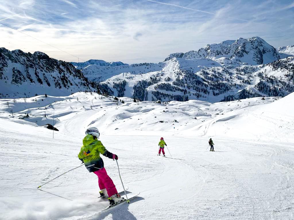 sejour-ski-famille-isola-2000-stations-hiver-alpes-maritimes-sud-france-forfaits