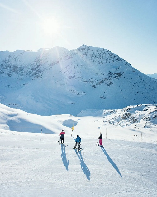sejour-neige-ski-enfant-adolescent-alpes-fevrier-vacances-hiver-depart-nice