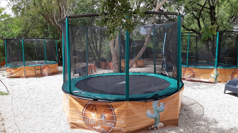 jeux-attractions-enfants-trampolines-aquatiques-parc-loisirs-ranch-cannet-cote-azur