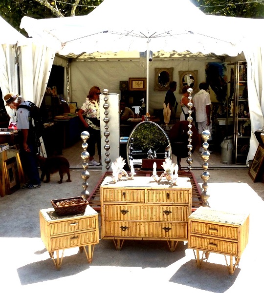 salon-antiquaires-brocante-marche-objets-anciens-vence-aout