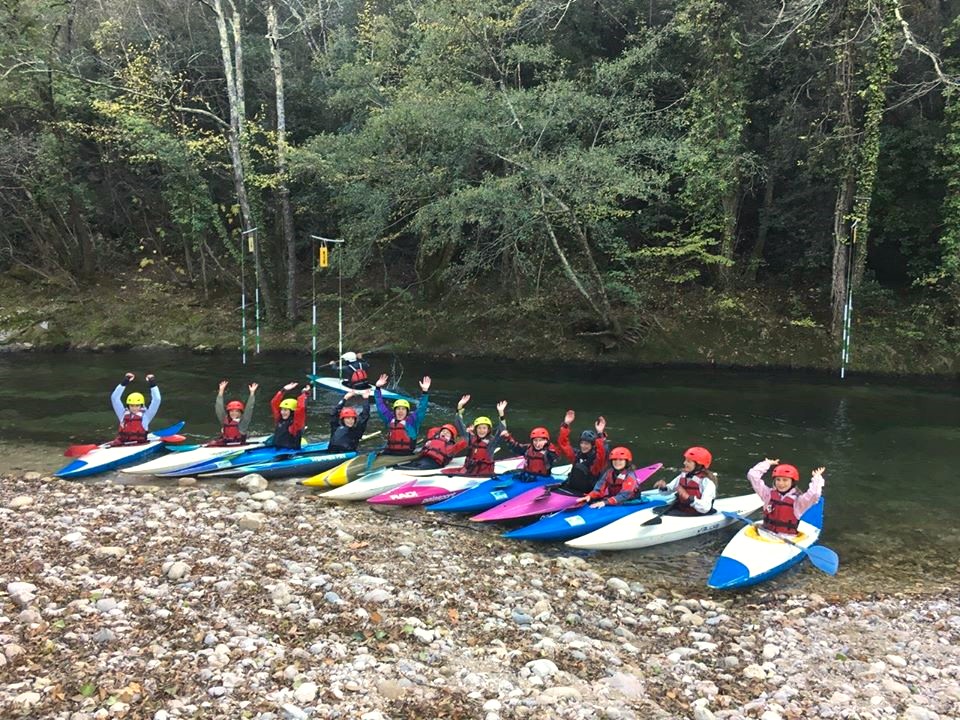 stage-vacances-enfant-ete-kayak-sport-eau-aquatique-club-canoe-loup-06-alpes-maritimes
