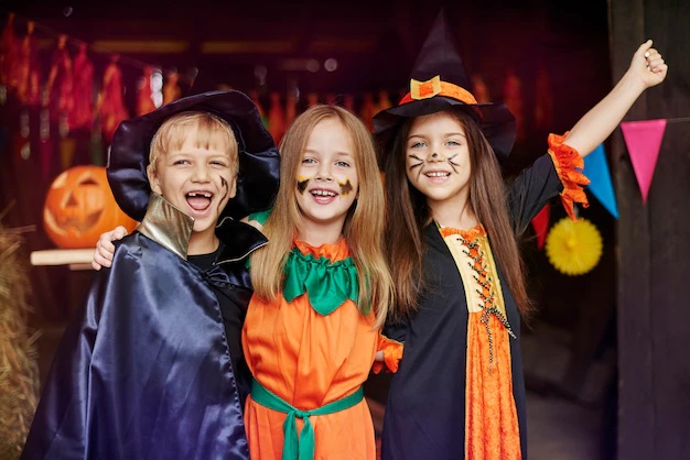 fete-halloween-nice-enfants-bonbons-animations-maquillage-maison-hantee