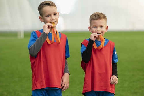 olympiades-nice-valley-jeux-epruves-sportives-enfants-medaille