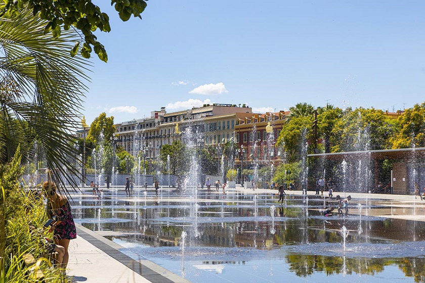 promenade-du-paillon-jets-eau-coulee-verte-parc-centre-nice