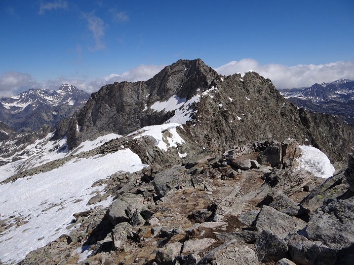 sejour-montagne-sport-alpinisme-pyrenees-ete-adolescent