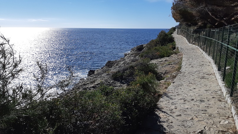 activites-loisirs-balades-cote-azur-randonnee-facile-littoral-mer