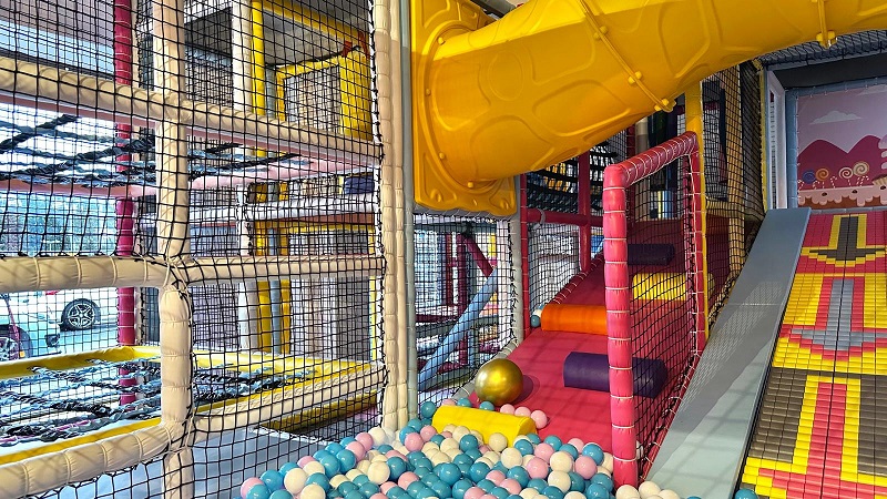anniversaire-lieu-cafe-jeux-enfants-restaurant-familles-structures-nice-cote-azur