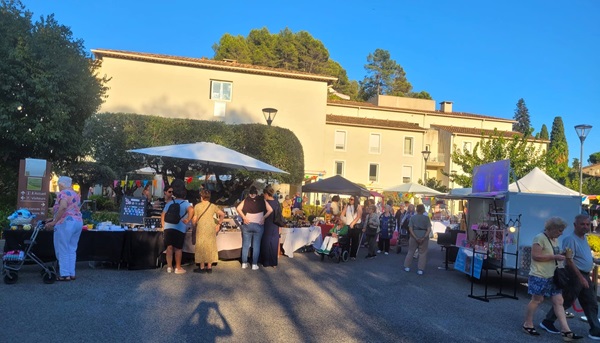 marche-noel-pegomas-sortie-famille-local-idee-enfant