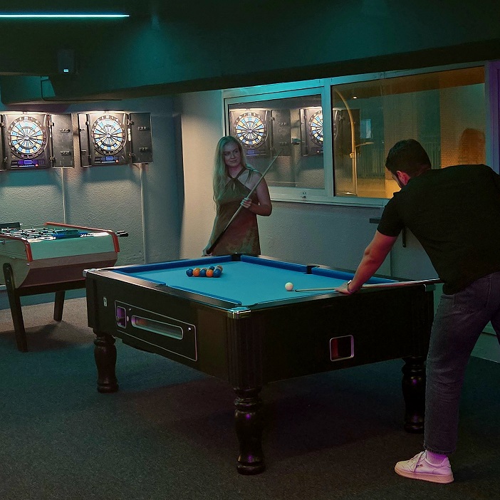 salle-billard-jeux-nice-centre-alpes-maritimes-bar-lounge