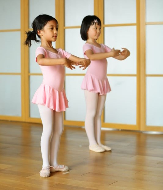cours-danse-classique-enfant-mercredi-nice-centre-alpes-maritimes-professeur-qualite