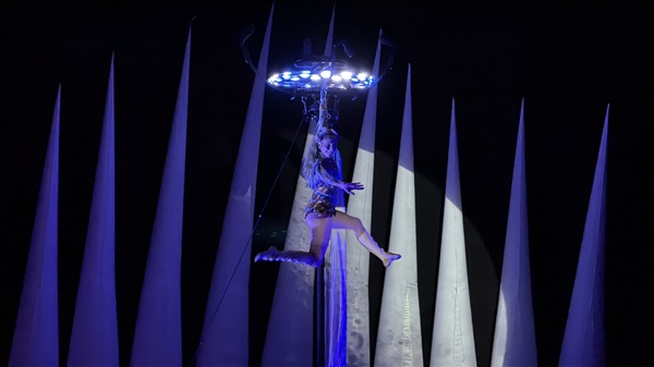 spectecle-cirque-famille-acrobatie-envol-mouans-sartoux-ete-2025