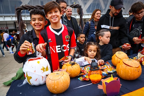 animations-ogc-nice-avant-match-stade-allianz-riviera-parvis