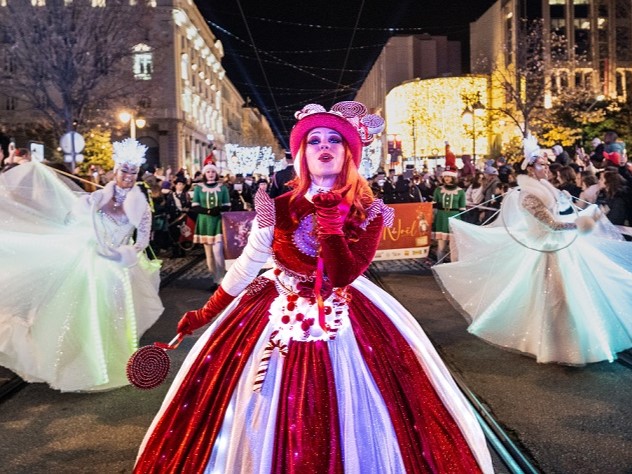 defile-chars-noel-nice-date-decembre-illuminations-animations-centre-ville
