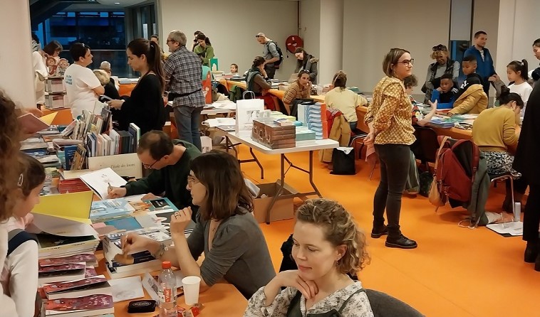 salon-livre-enfants-famille-antibes-dedicaces