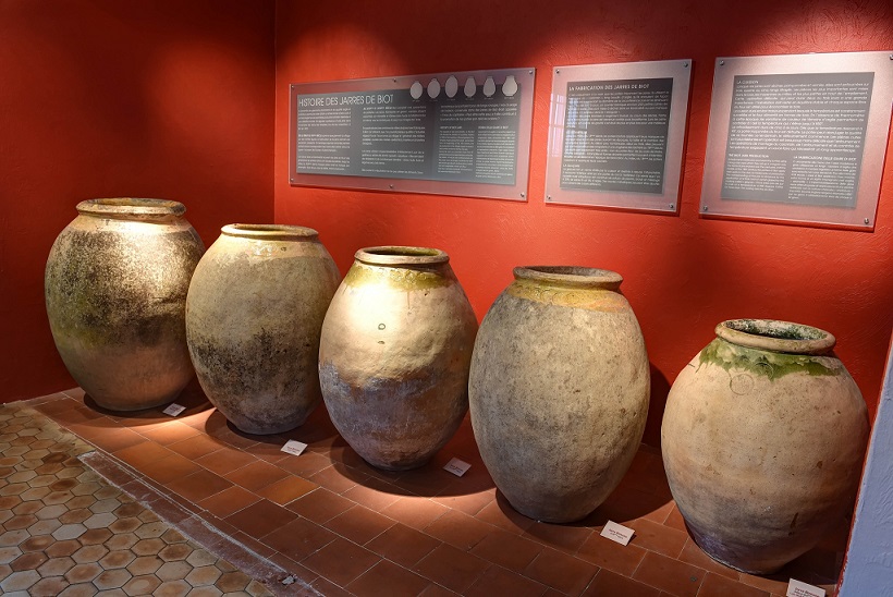 visite-musee-village-biot-ceramique-poterie-souffleurs-verre-cote-azur