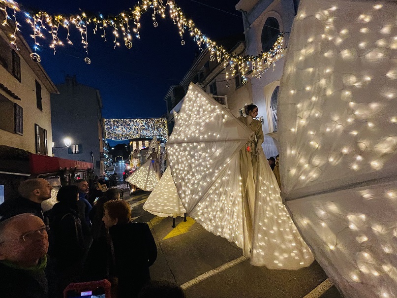 spectacles-gratuits-nocturnes-illuminations-vacances-noel-cote-azur-decembre