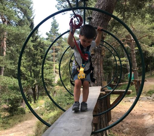 parcours-accrobranche-enfant-foret-alpes-maritimes-cote-azur-ete