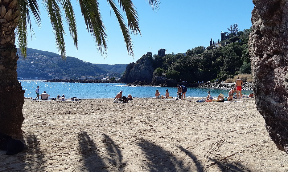 plages-sable-cote-azur-alpes-maritimes-cannes-mandelieu-esterel