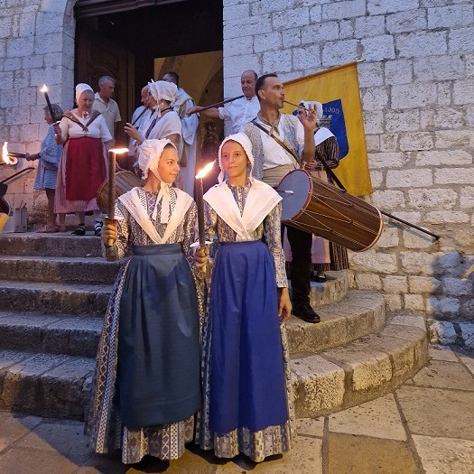 fete-traditions-saint-paul-de-vence-visite-village-cote-azur-ete-aout