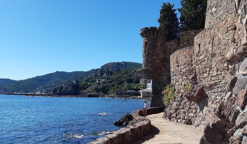 rando-famille-chateau-napoule-mandelieu-sentier-littoral-balade-bord-mer-cote-azur