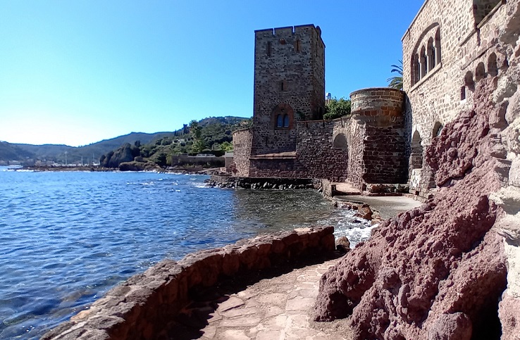 sentier-littoral-promenade-famille-bord-mer-parcours-week-end