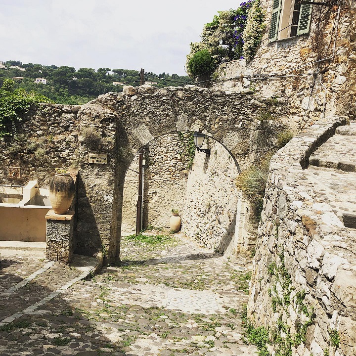 visite-village-parche-cote-azur-alpes-maritimes-biot-poteries-souffleurs-verre
