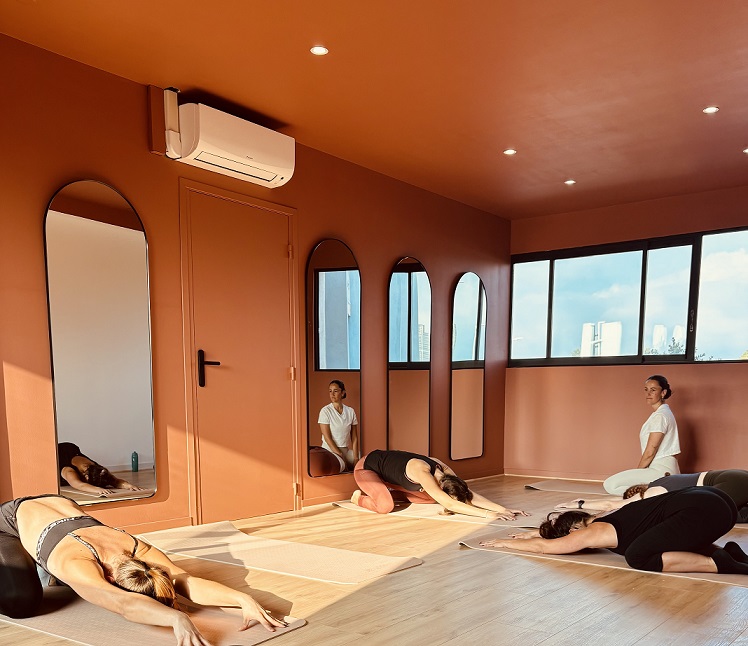 centre-activites-sport-cours-yoga-pilates-femme-antibes-alpes-maritimes