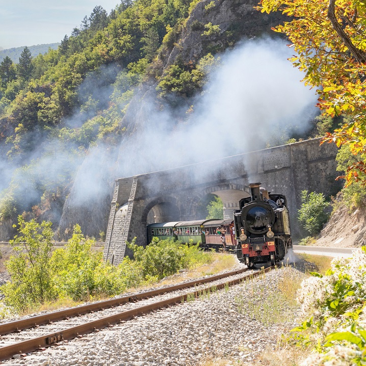 activite-balade-insolite-famille-enfants-train-vapeur-alpes-maritimes-montagne