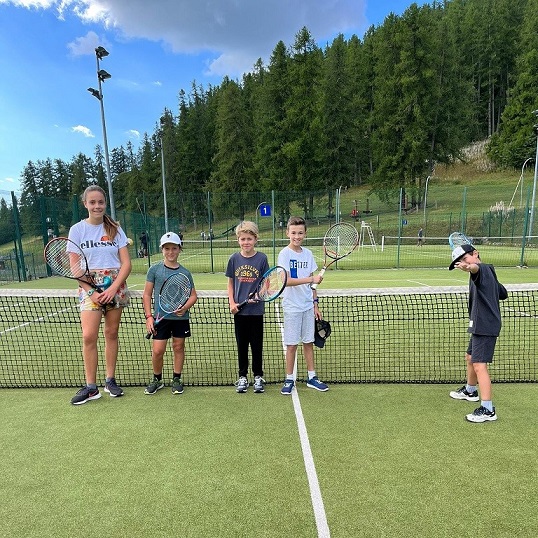 cours-tennis-stage-vacances-activites-montagne-sport-valberg-alpes-sud