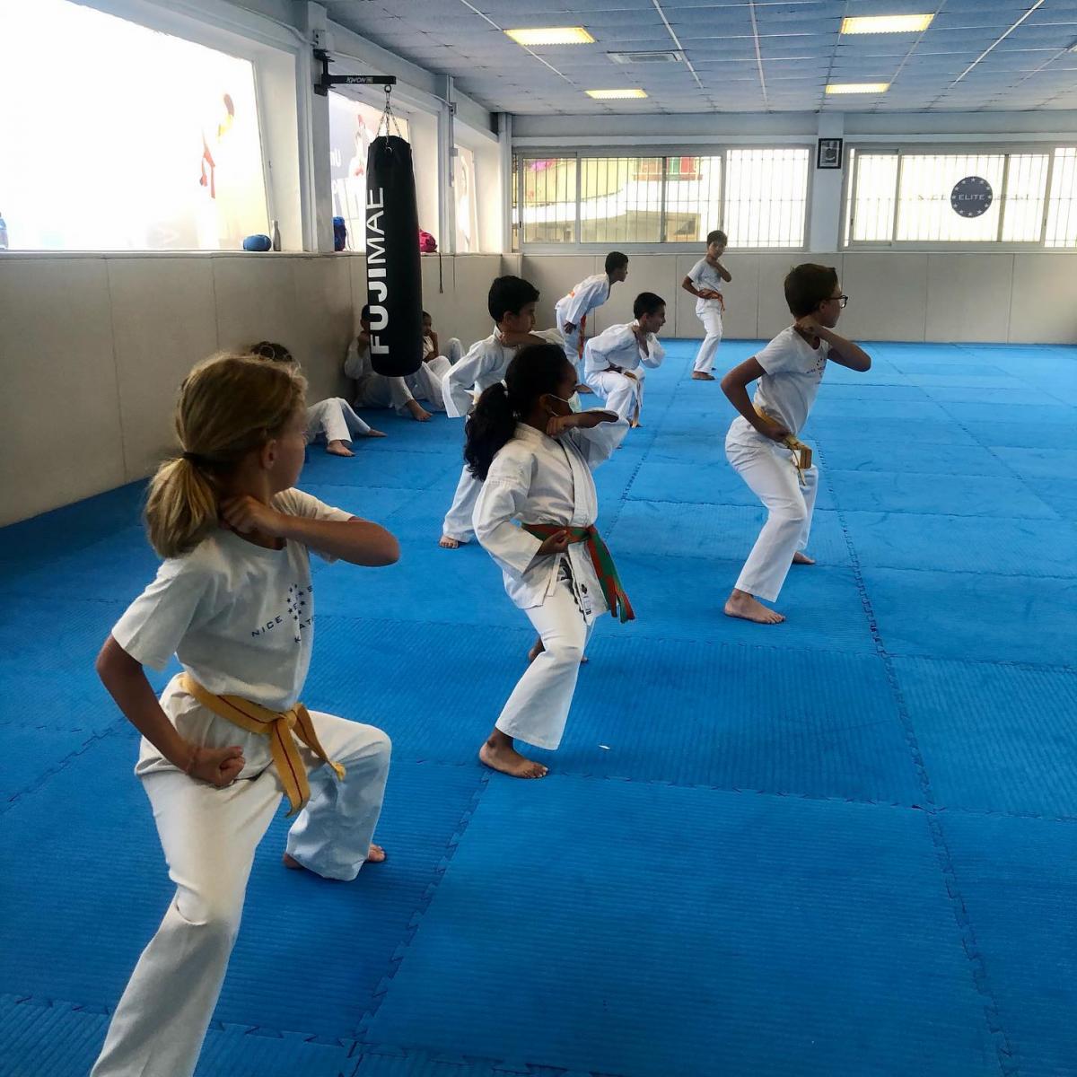 cours-karate-enfants-ados-nice-elite-sport-activite-mercredi-rentree
