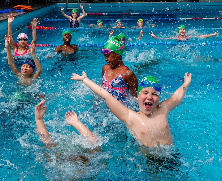 stage-vacances-scolaires-natation-enfant-piscine-nice-alpes-maritimes