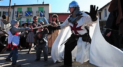 fete-medievale-tourrette-levens-enfant-chevalier
