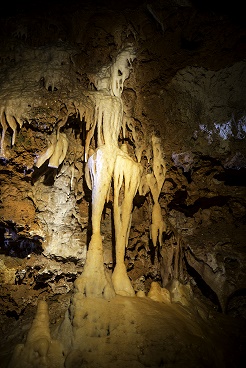 grottes-saint-cezaire-visite-enfant-jules