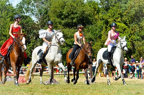 activite-vacances-equitation-enfant-poneys-loisirs