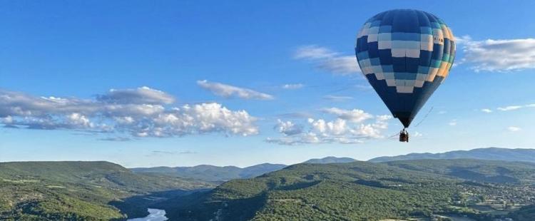 vol-montgolfiere-alpes-provence-montgolfieres-verdon-famille