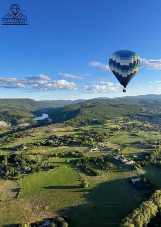 vol-montgolfiere-alpes-provence-montgolfieres-verdon-famille