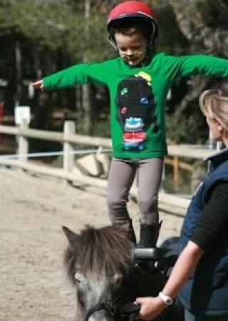 activite-enfants-poney-equitation-vacances-ete